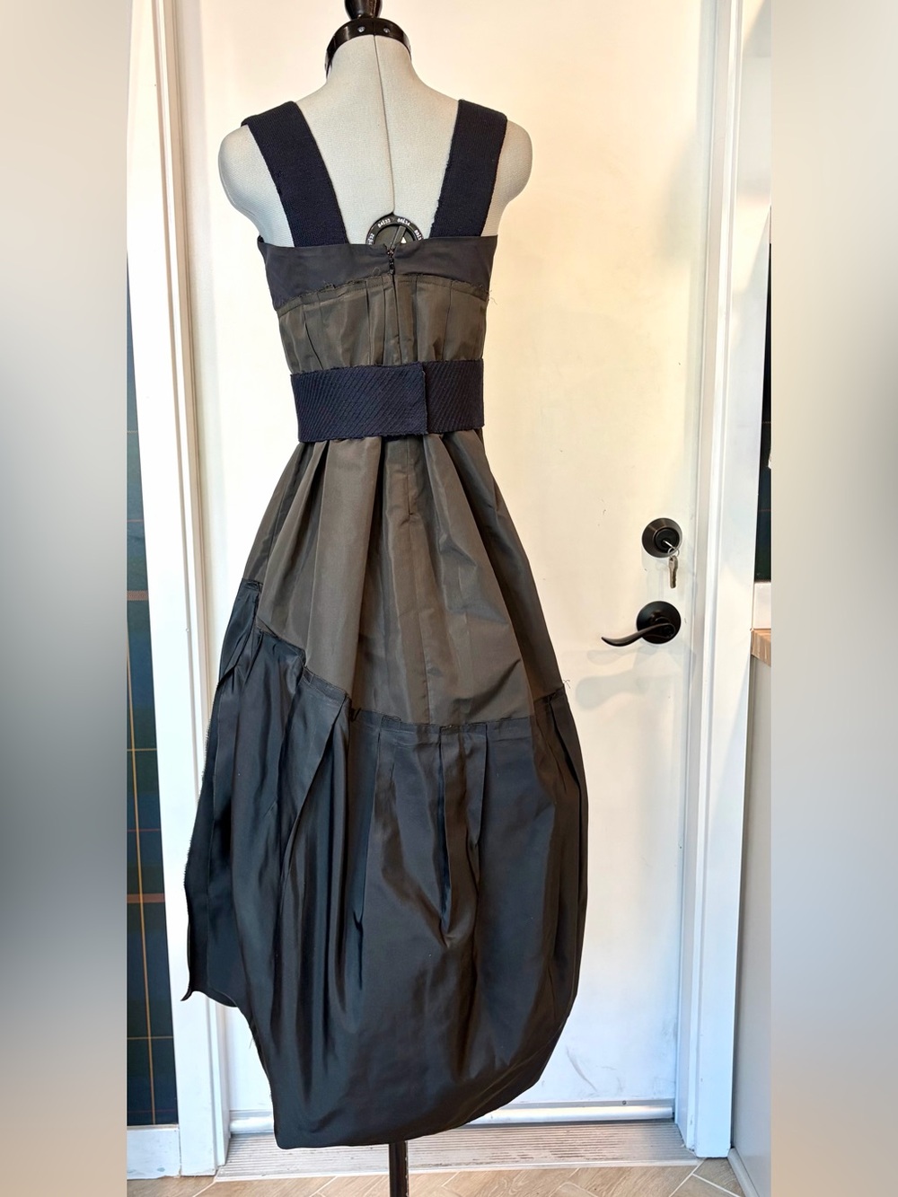 Prada VTG ‘06 Runway Look #8, Olive Taffeta Midi, Satin Bodice, knit straps, 38 - Picture 7 of 16